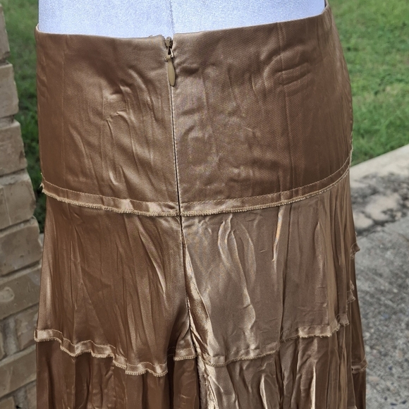 Metallic Gold Tiered Crinkle A-Line Midi Skirt  Russell Kemp  Women Size 12 - Picture 12 of 16